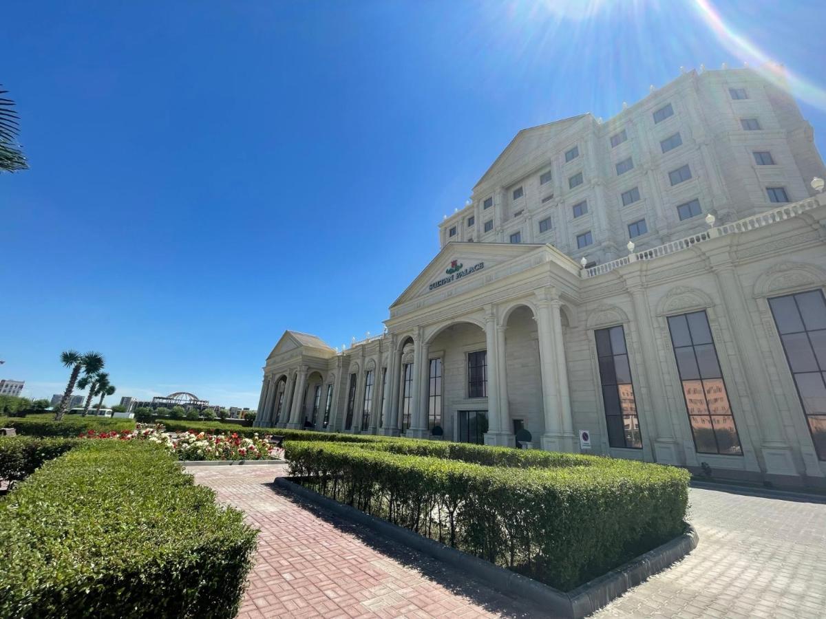 Sultan Palace Hotel Atyraū Esterno foto The main building of the university