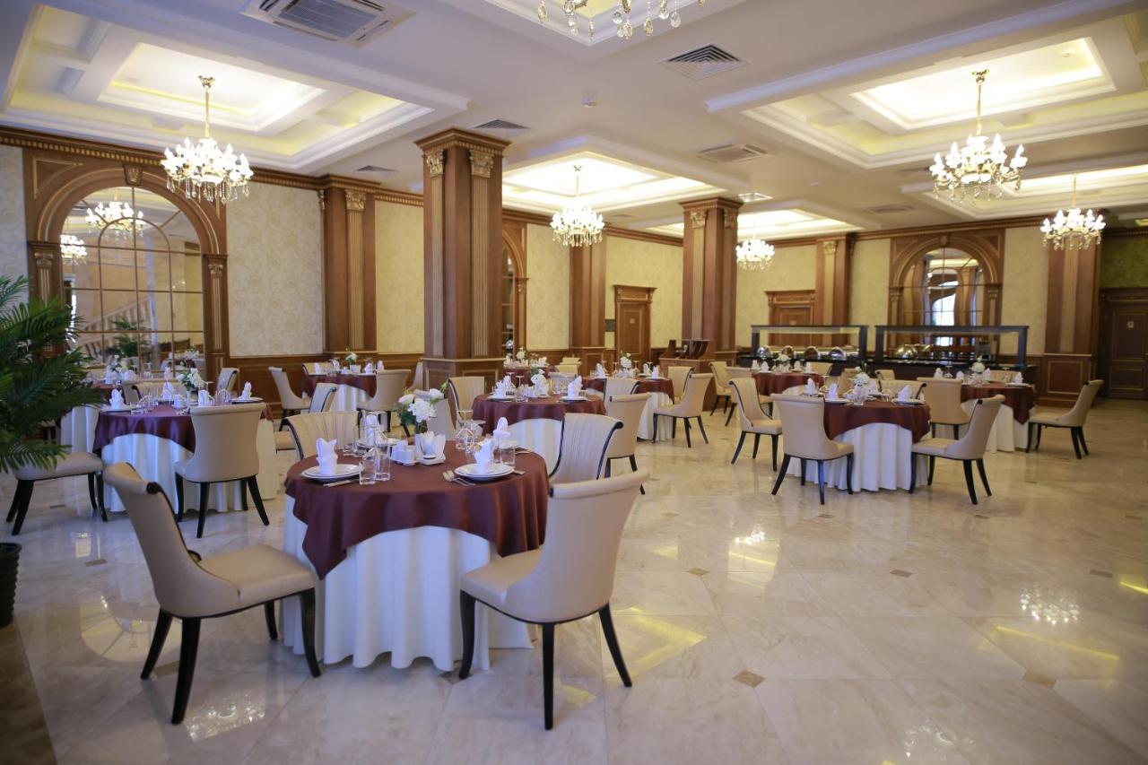Sultan Palace Hotel Atyraū Esterno foto The restaurant